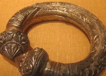 How to clean silver at home: traditional Indian silver anklet