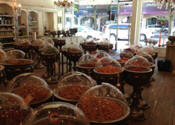 How to store dry fruits: assorted nuts and dried fruits on display