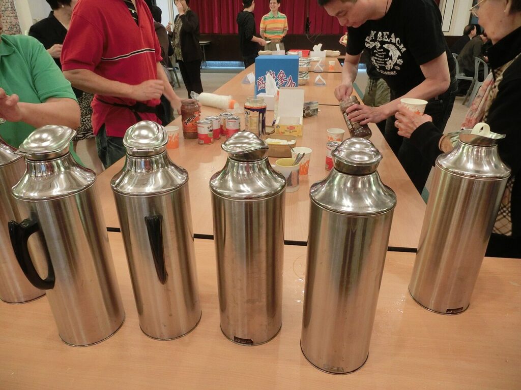 insulated steel vacuum bottles, one of the useful gadgets for everyday life