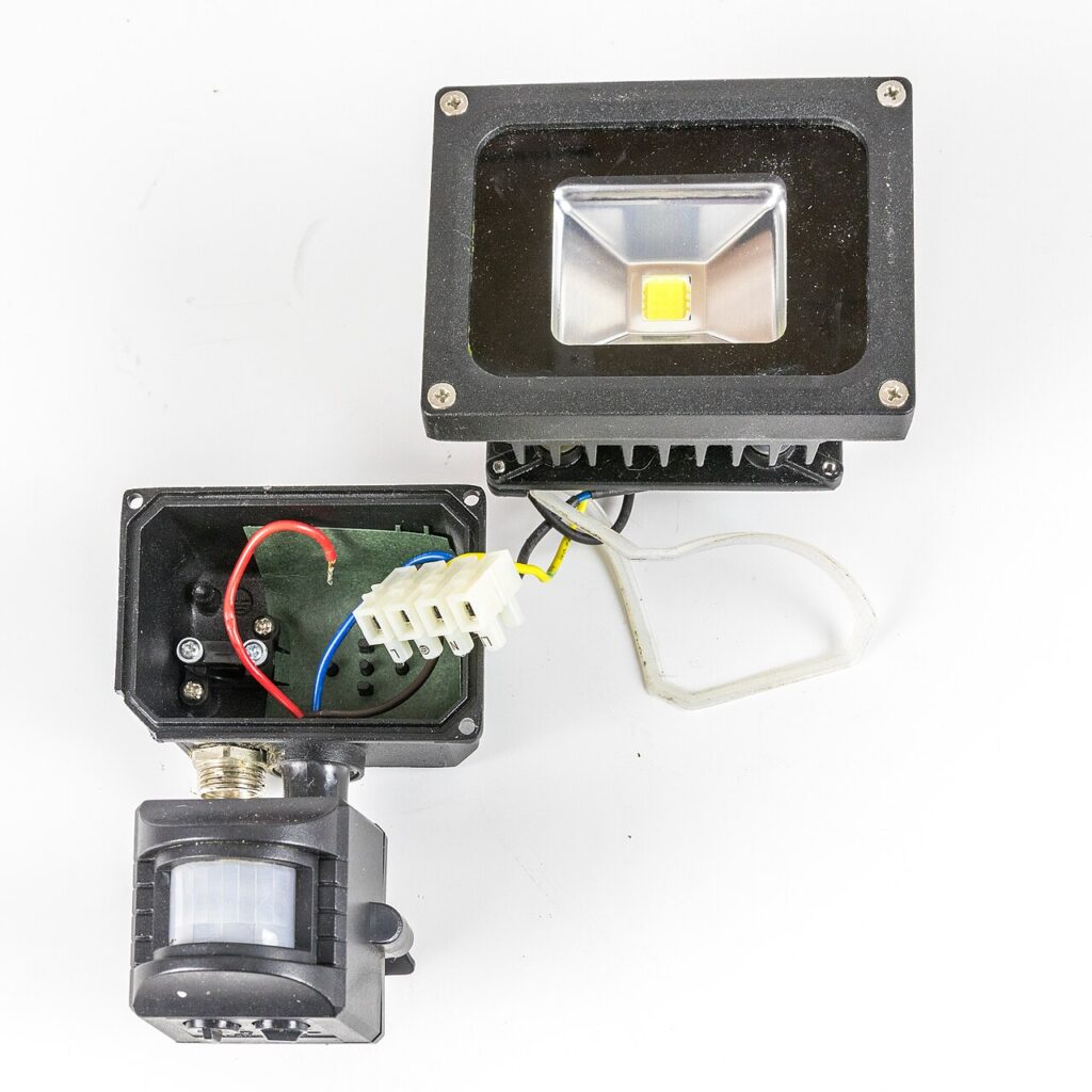 motion sensor LED light, one of the useful gadgets for everyday life